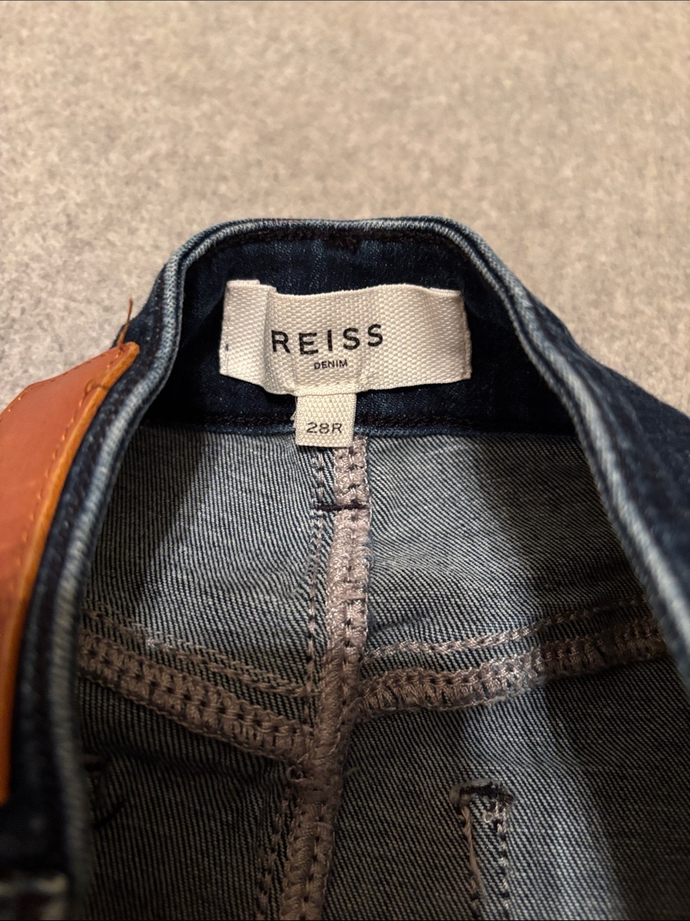 Reiss Perry Contour High Rise Flared Jeans Dark Wash Size 28R - Picture 6 of 15